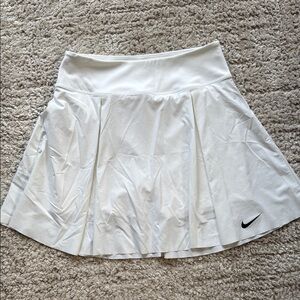 Nike White Skater Mini Skort/Skirt Athletic Athleisure Tennis Pleated Medium